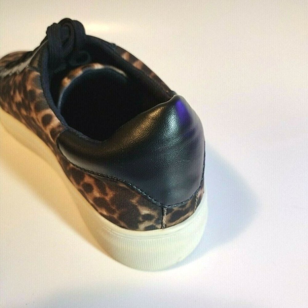 NEW VINCE CAMUTO Canvas Fabric Leopard Print Sneaker Shoes - Picture 3 of 4